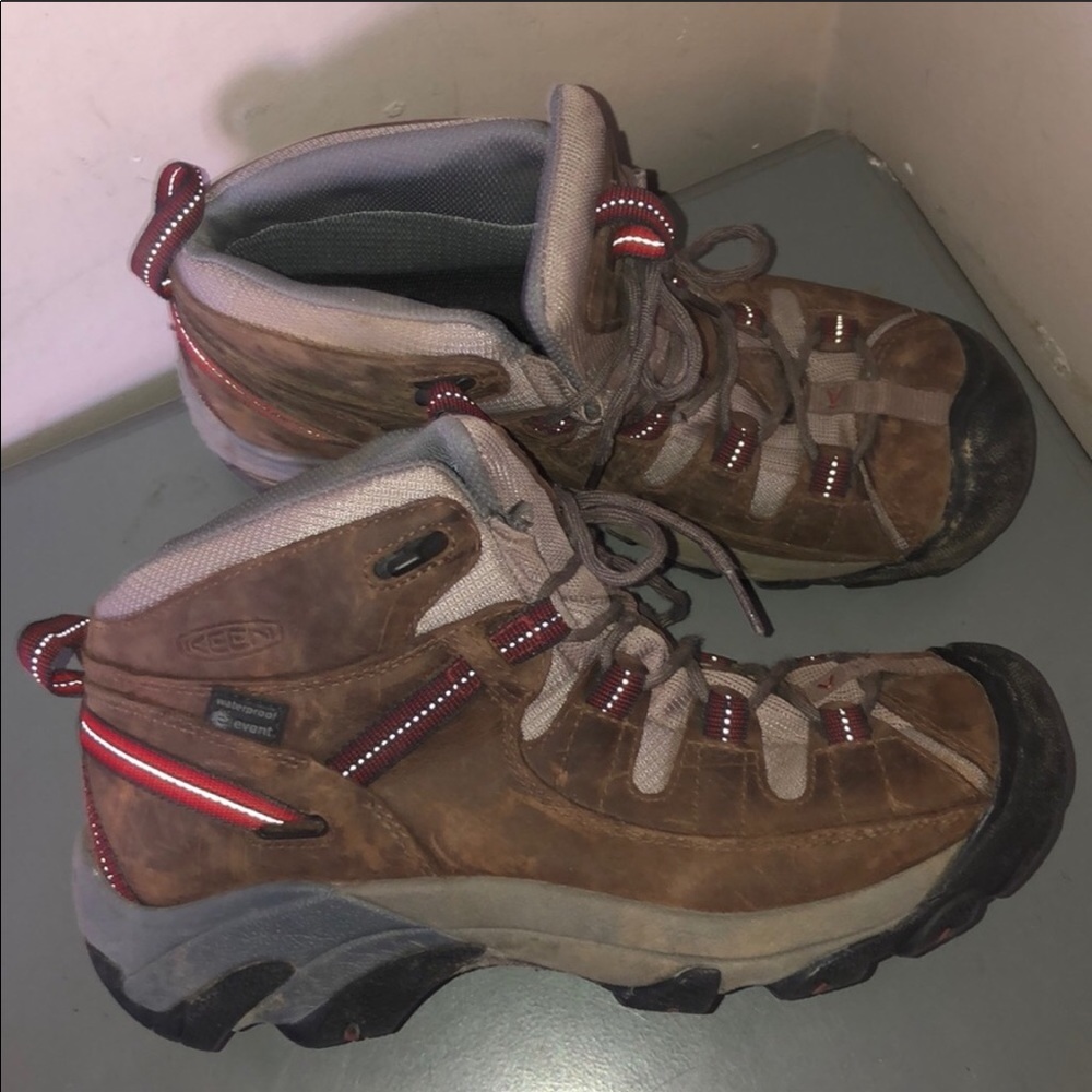 Men’s Keen hiking boot